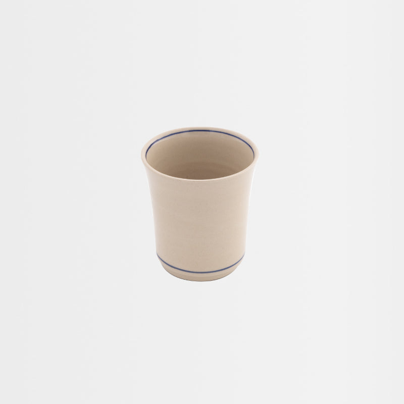 Becher in verschiedenen Bemalungen - Refektorium