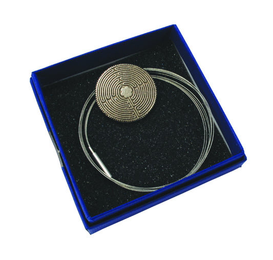 Halsanhänger aus Silberbronze "Labyrinth"