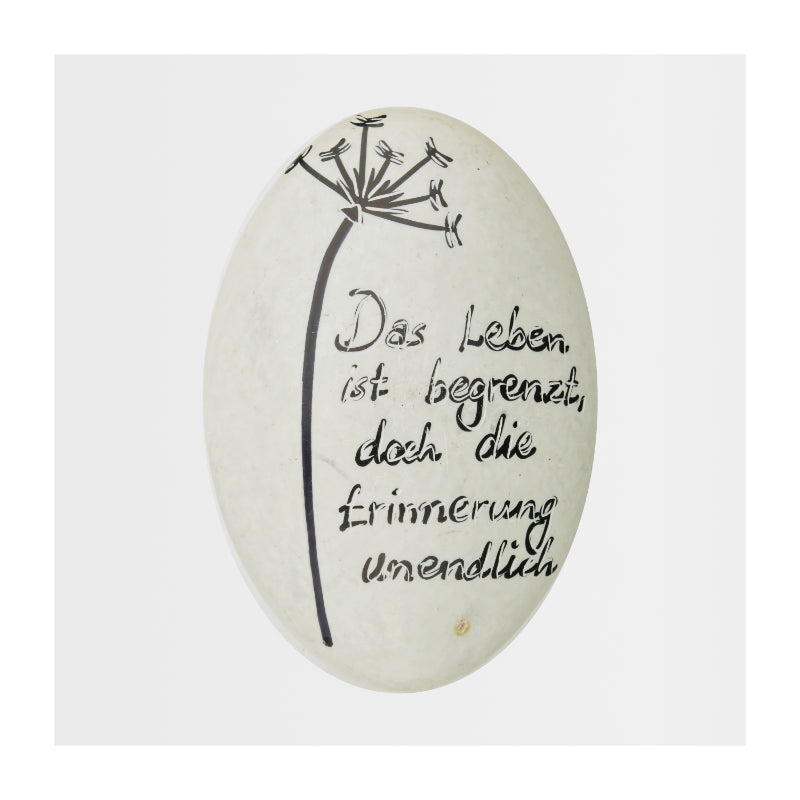 Erinnerungssteine mit verschiedenen Gedanken - Das Leben ist begrenzt, doch die Erinnerung unendlich