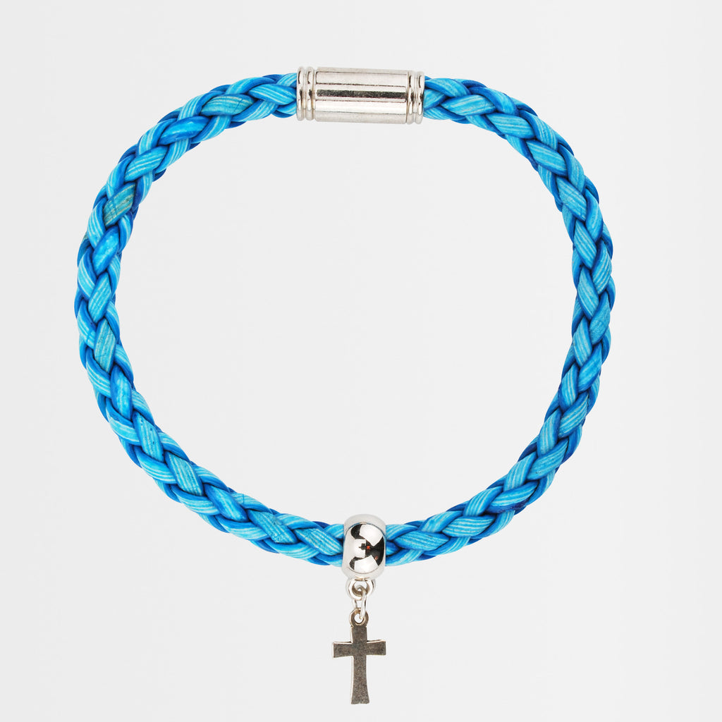 Armband in Blau mit kleinem Kreuz